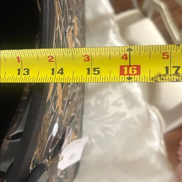 Simply Southern tote nwt camo. - Picture 11 of 11